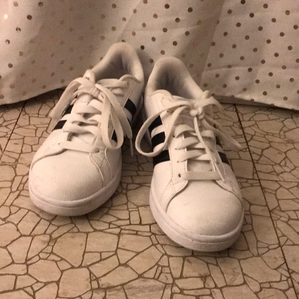 Adidas Sneakers